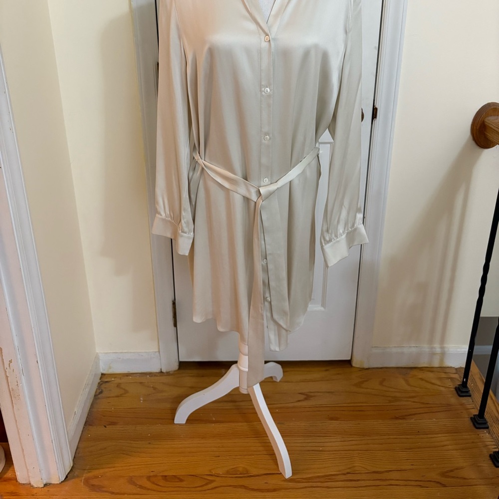 Eileen Fisher Dove Gray 100% silk Shirtdress with Waist Tie